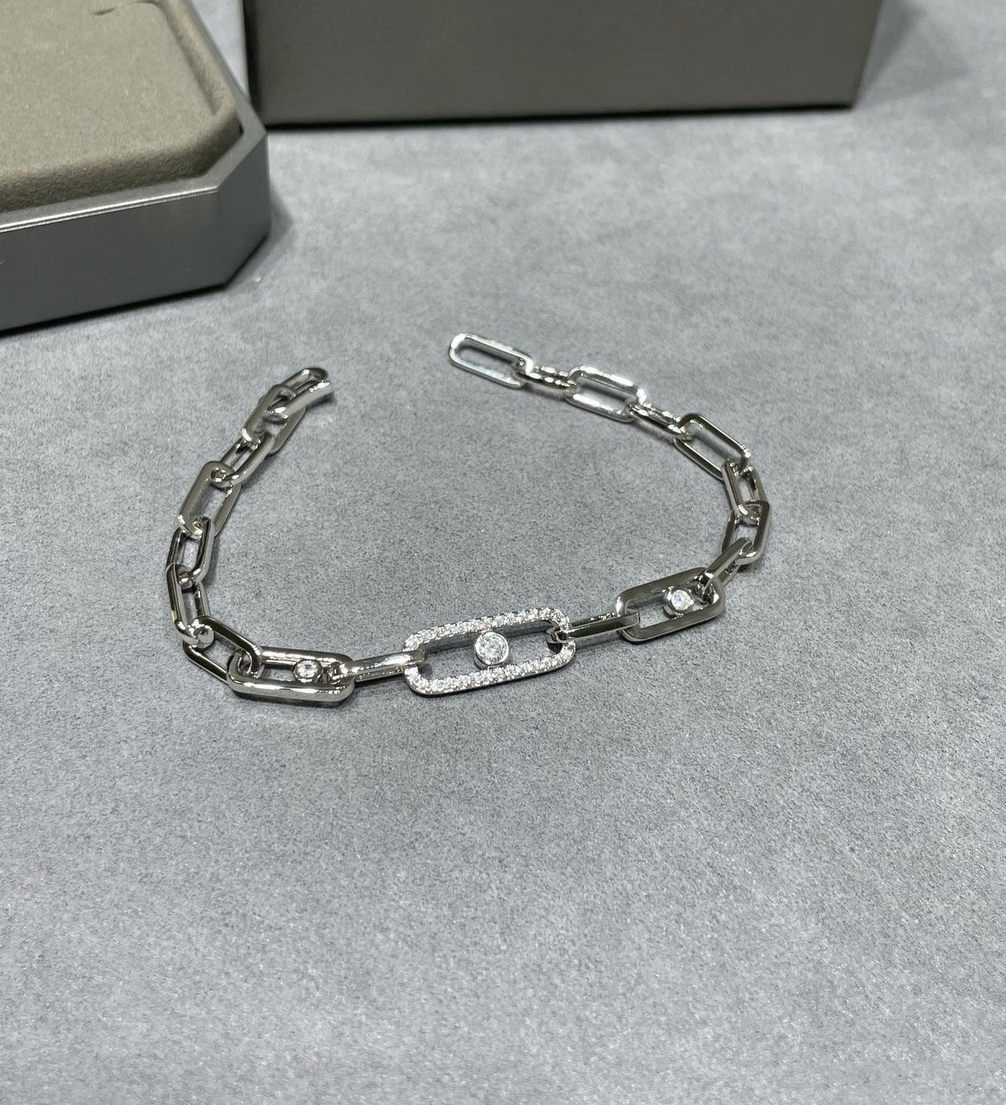 MOVE CHAIN LINK SILVER DIAMOND BRACELET