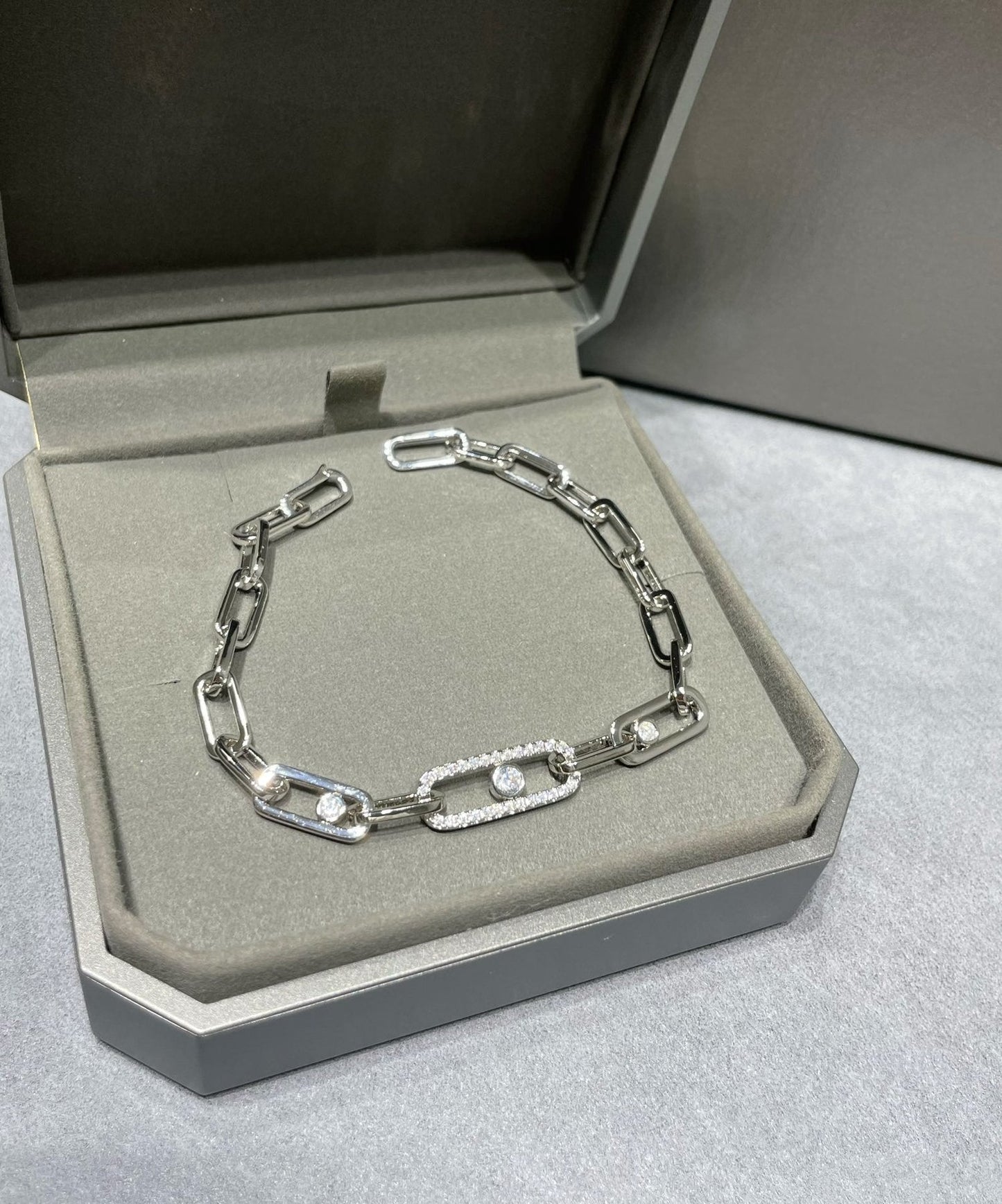 MOVE CHAIN LINK SILVER DIAMOND BRACELET