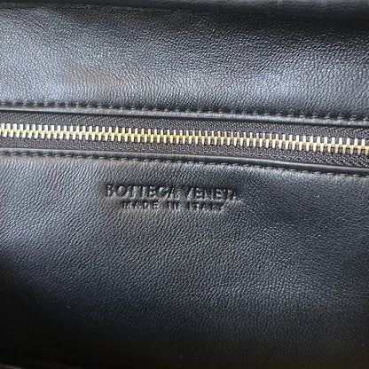 BV GETAWAY SMALL 23CM BLACK LAMBSKIN