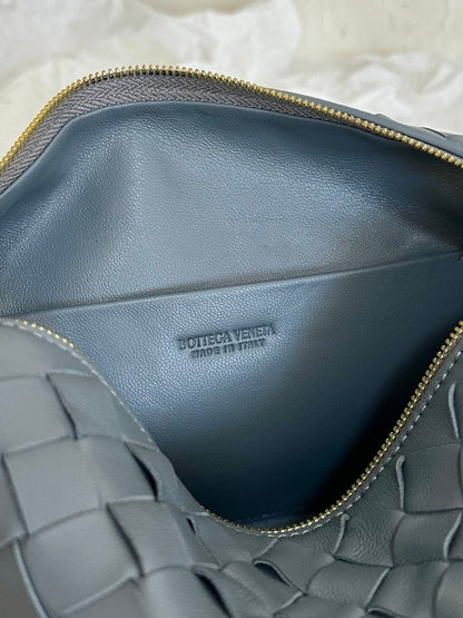 BV LOOP SMALL 23CM GREY CALFSKIN