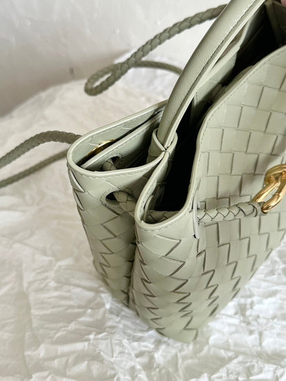 BV SMALL ANDIAMO 25CM LIGHT GREEN LAMBSKIN