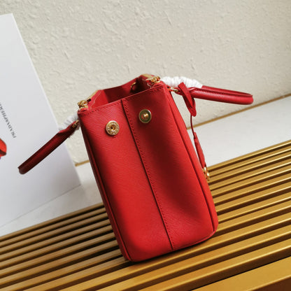 MEDIUM GALLERIA 28 RED SAFFIANO LEATHER