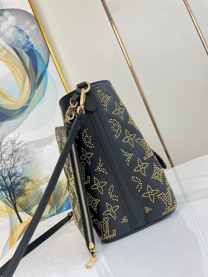 BLOSSOM MM 30 BLACK MAHINA CALFSKIN