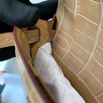 KELLY CUT 31 IN TORTILLA BROWN ALLIGATOR LEATHER WITH SILVER HARDWARE