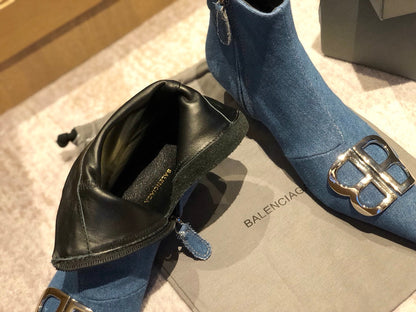 POINTED-TOE KITTEN HEEL 45 MM ANKLE BOOTS IN BLUE DENIM