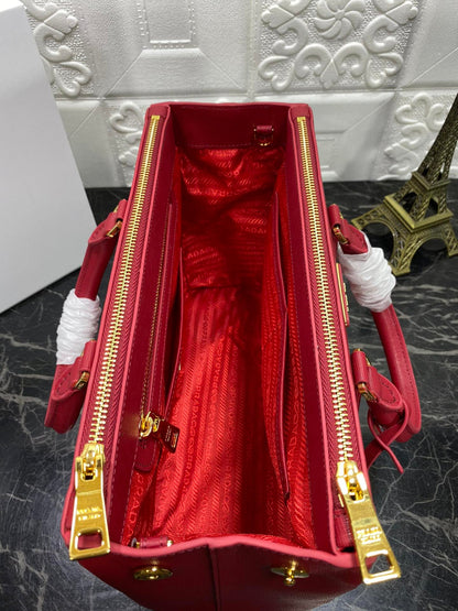PRA GALLERIA 32 BAG IN CHERRY RED SAFFIANO LEATHER