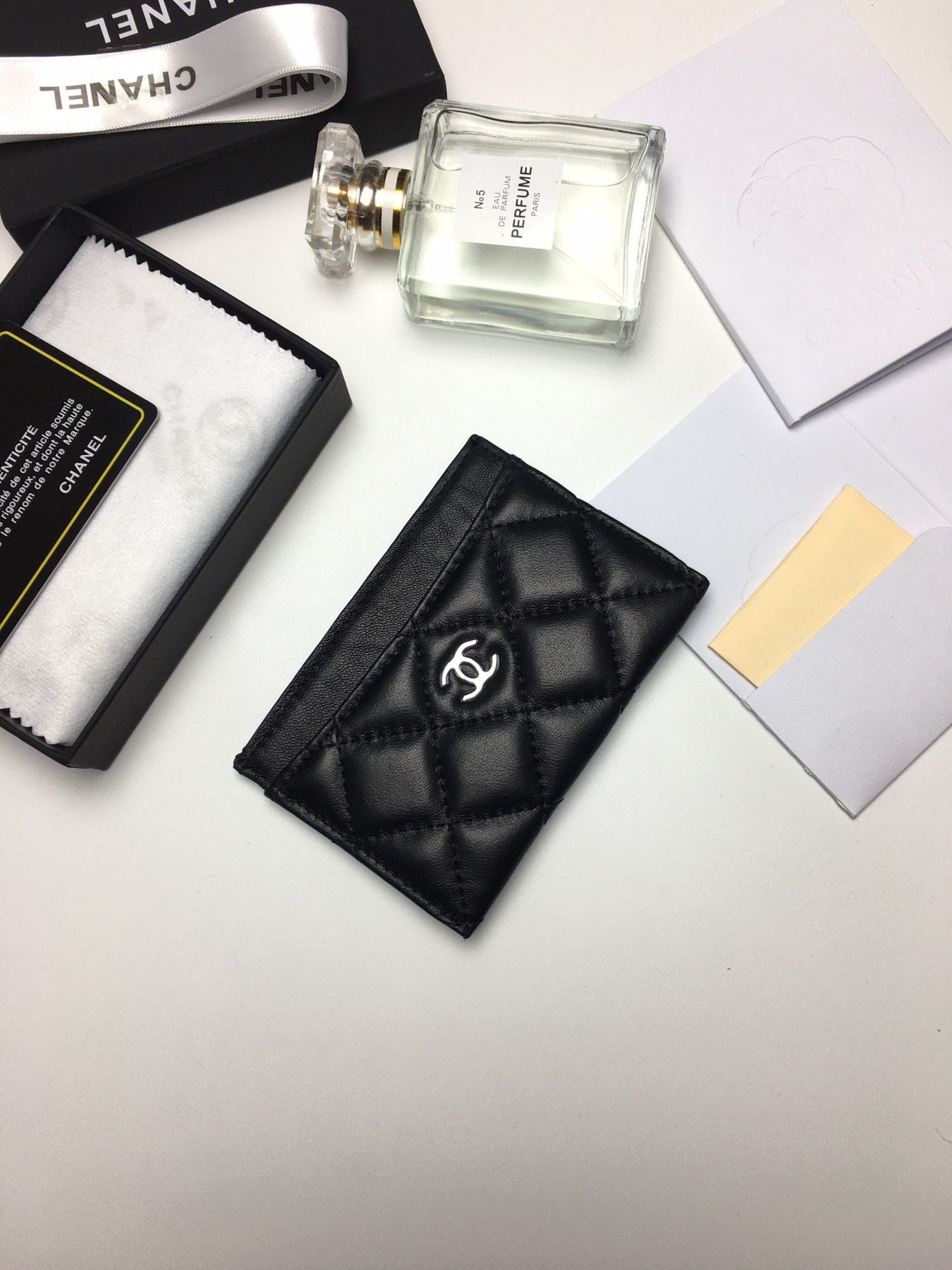 CC CARD HOLDER 11.2 BLACK CALFSKIN SILVER ICON