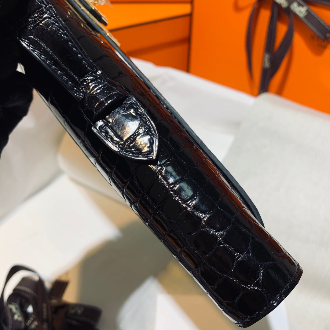 KELLY CUT 31 IN BLACK SHINY ALLIGATOR LEATHER WITH GOLD HARDWARE