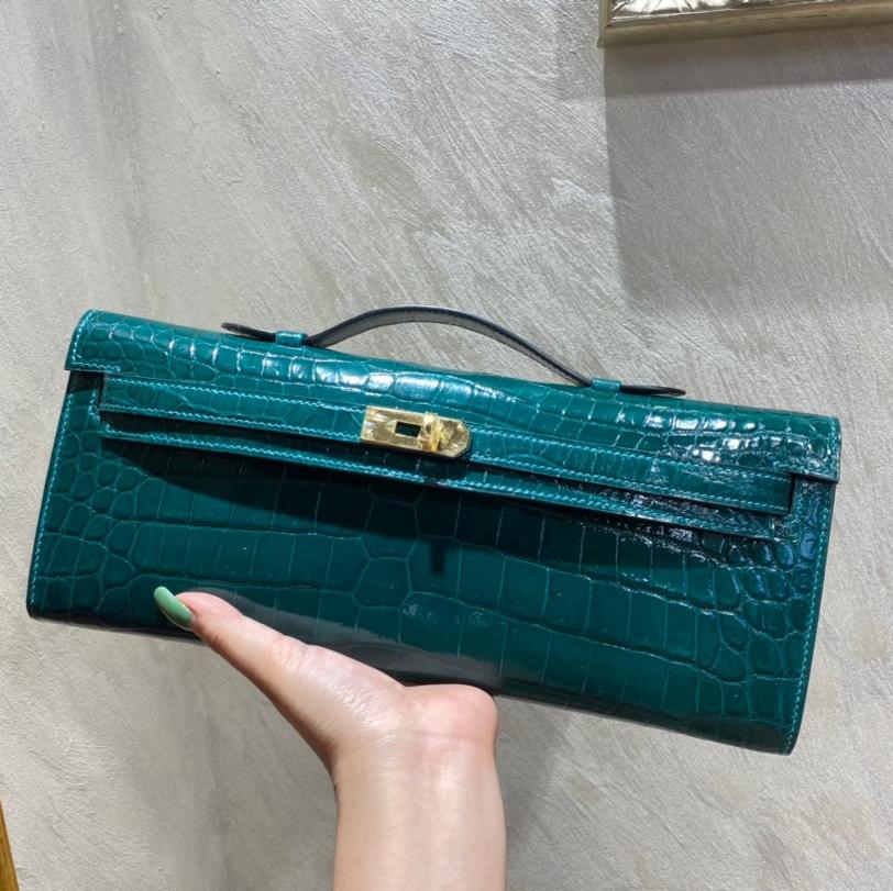 KELLY CUT 31 IN PINE GREEN SHINNY ALLIGATOR LEATHER WITH GOLD HARDWARE