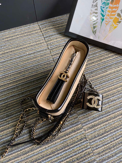 CC MEDIUM 20 HOBO BAG IN BEIGE CREAM MIX BLACK CALFSKIN WITH STRAP