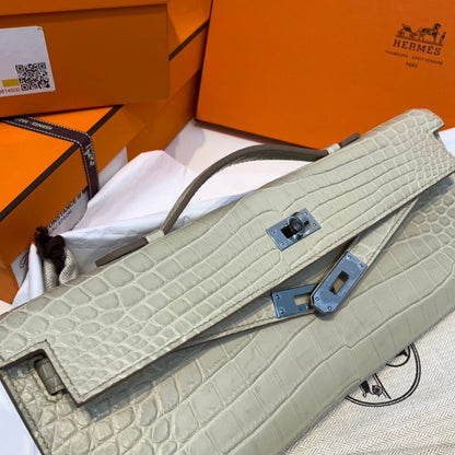 KELLY CUT 31 IN PEARL GRAY ALLIGATOR LEATHER WITH SILVER HARDWARE