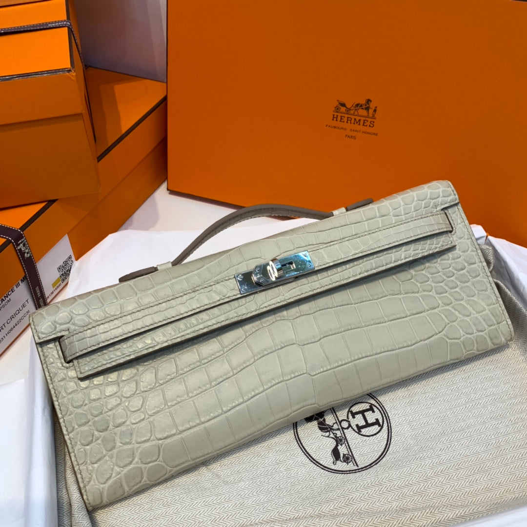 KELLY CUT 31 IN PEARL GRAY ALLIGATOR LEATHER WITH SILVER HARDWARE