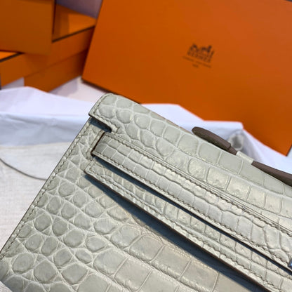 KELLY CUT 31 IN PEARL GRAY ALLIGATOR LEATHER WITH SILVER HARDWARE