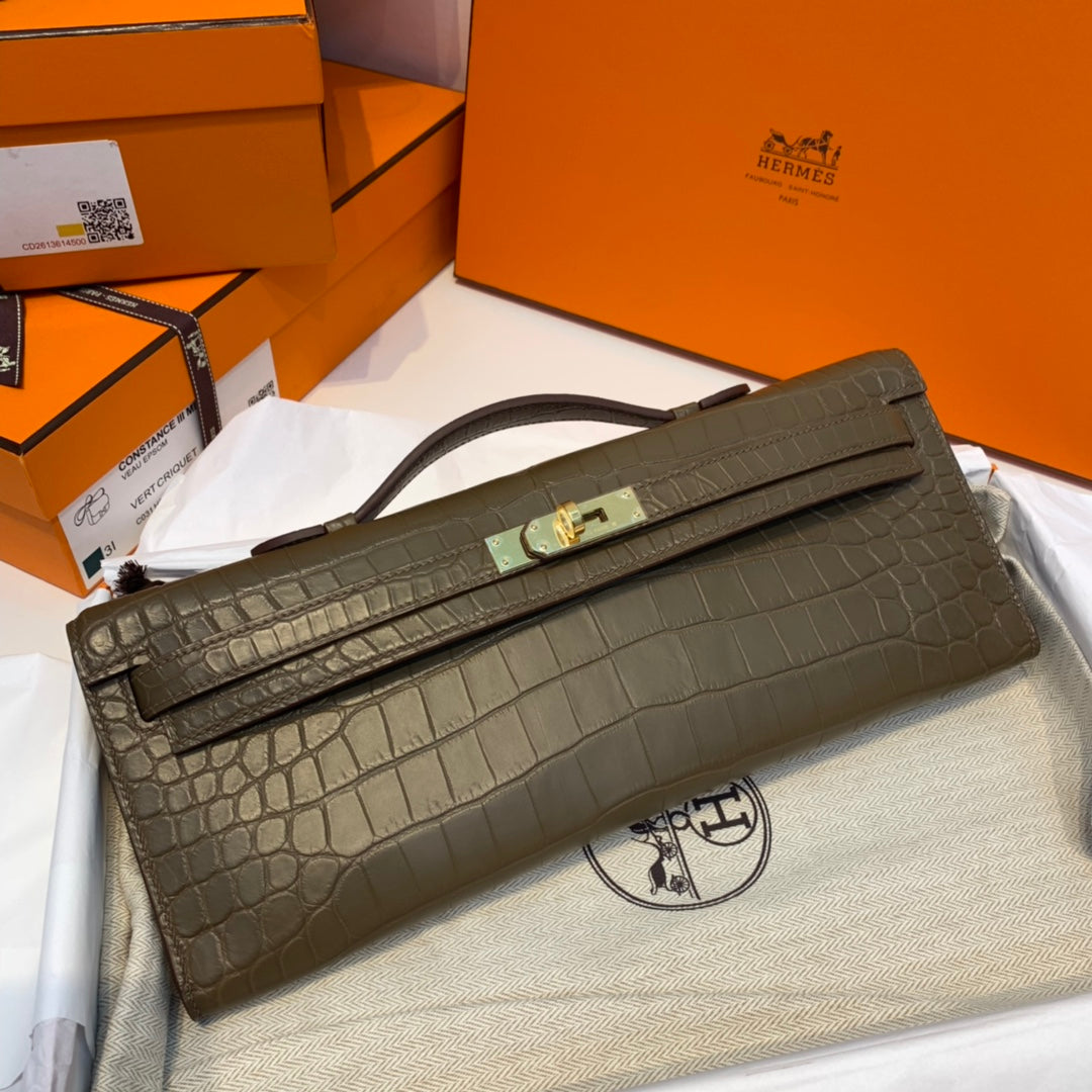 KELLY CUT 31 IN MOCHA BROWN ALLIGATOR LEATHER WITH GOLD HARDWARE