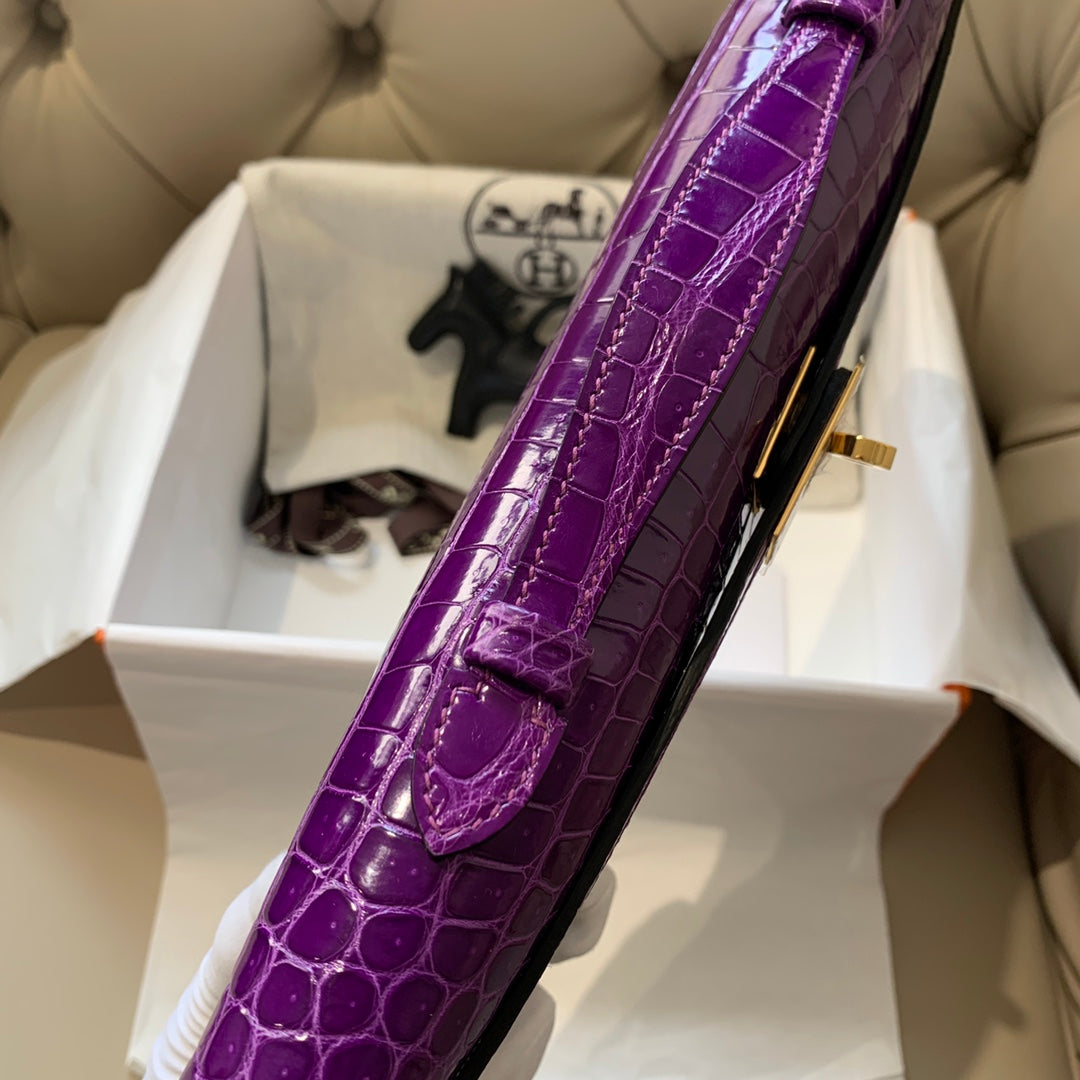 KELLY CUT 31 IN VIOLET PURPLE ALLIGATOR LEATHER WITH GOLD HARDWARE