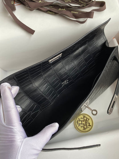 KELLY CUT 31 IN BLACK ALLIGATOR LEATHER WITH SILVER HARDWARE