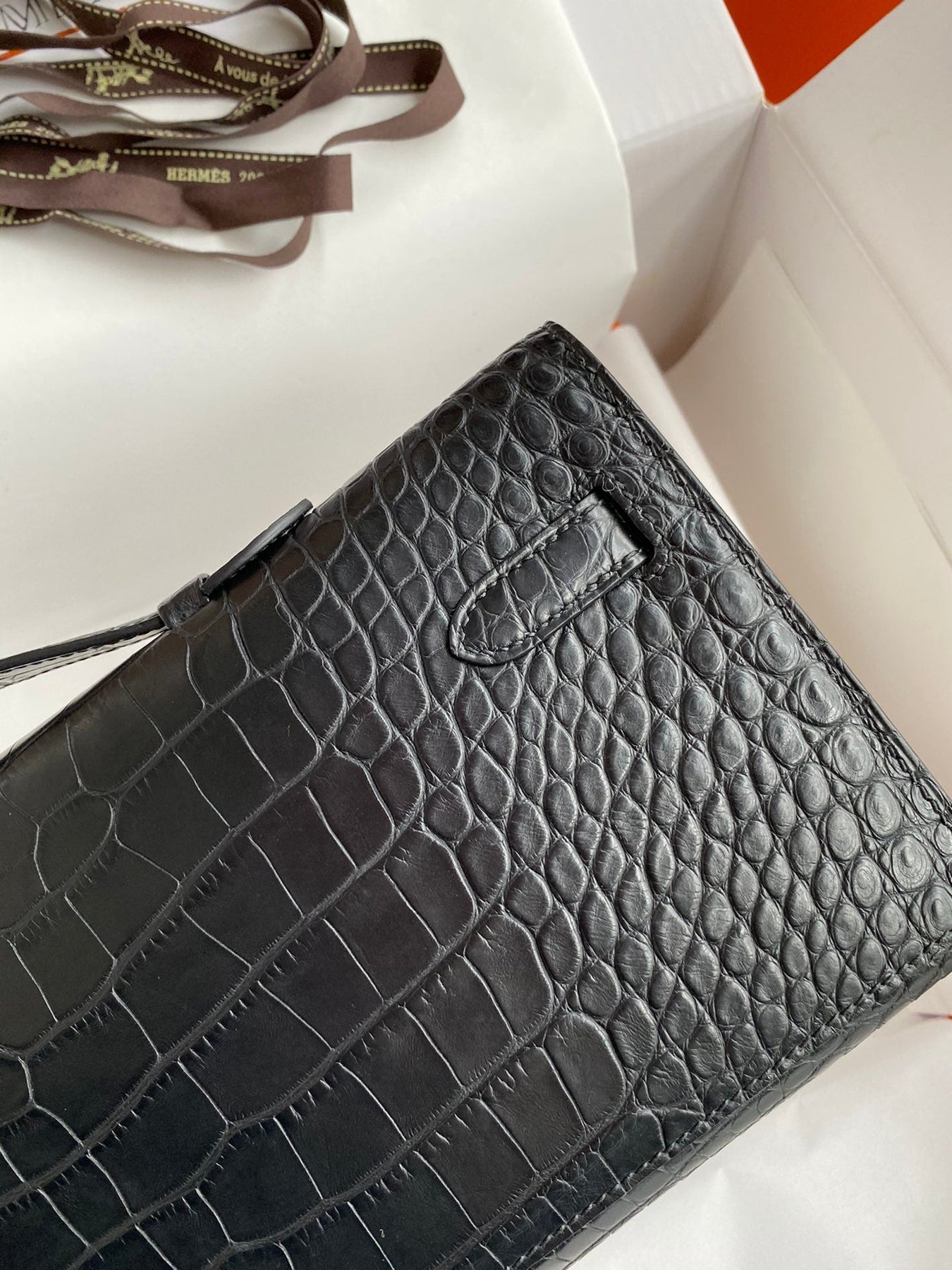 KELLY CUT 31 IN BLACK ALLIGATOR LEATHER WITH SILVER HARDWARE
