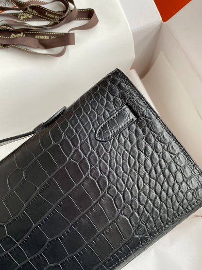 KELLY CUT 31 IN BLACK ALLIGATOR LEATHER WITH SILVER HARDWARE