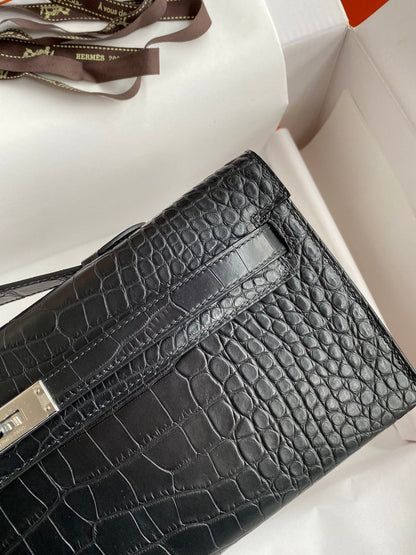 KELLY CUT 31 IN BLACK ALLIGATOR LEATHER WITH SILVER HARDWARE