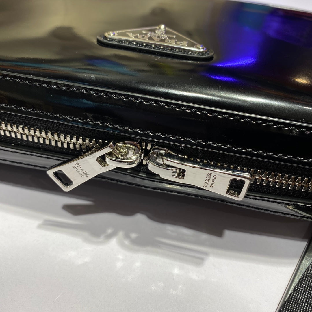 MARIO BRIQUE CROSSBODY BAG 19 IN PATENT BLACK LEATHER