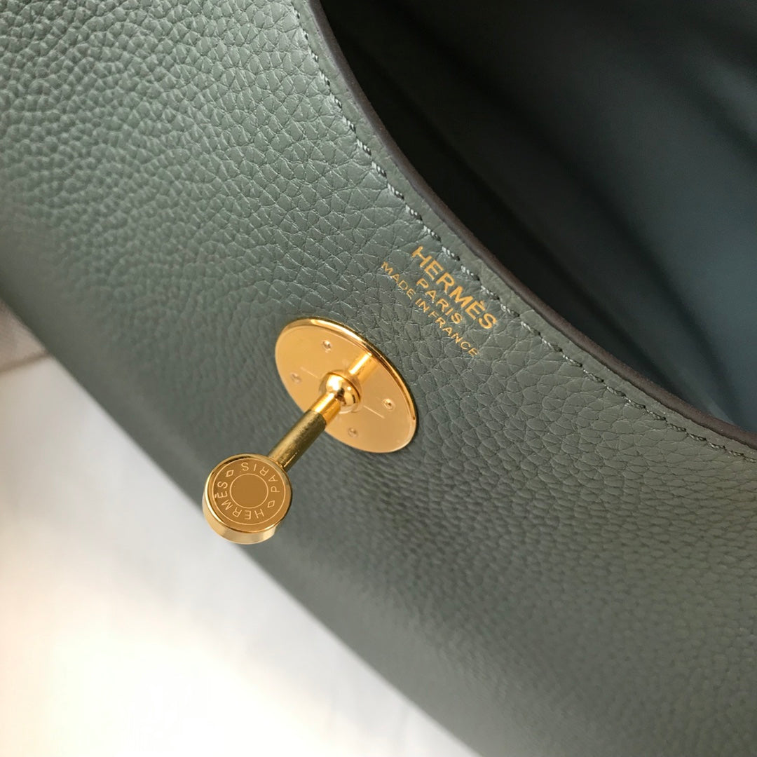 HM LINDY 30 BAG IN DARK GREEN CALFSKIN GOLD HARDWARE