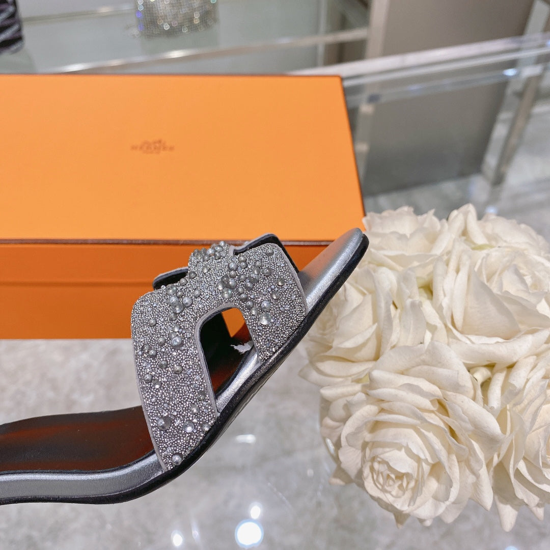 PREMIERE 70 SANDAL IN SILVER CALFSKIN WITH WHITE CRYSTALS