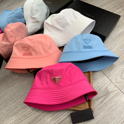BUCKET HAT IN BRIGHT PINK RE-NYLON 234102