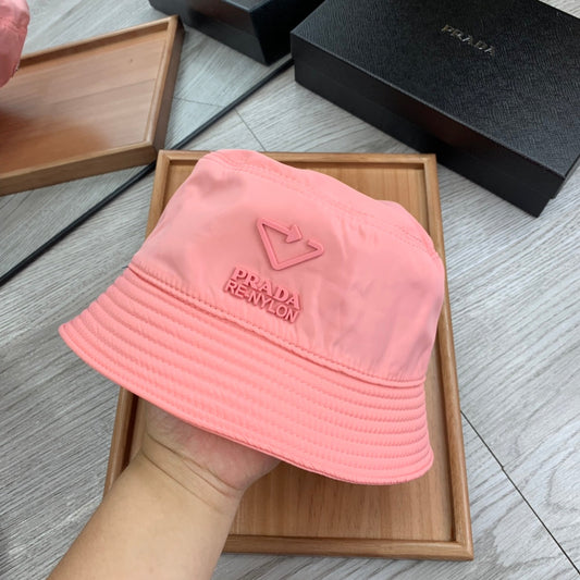 BUCKET HAT IN ROUGE PINK RE-NYLON 234103