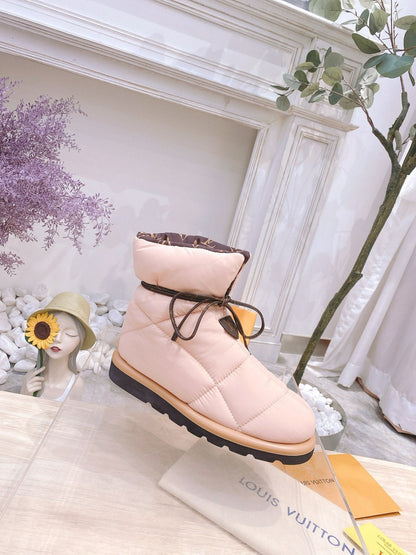 PILLOW COMFORT ANKLE BOOTS IN LIGHT PINK NYLON