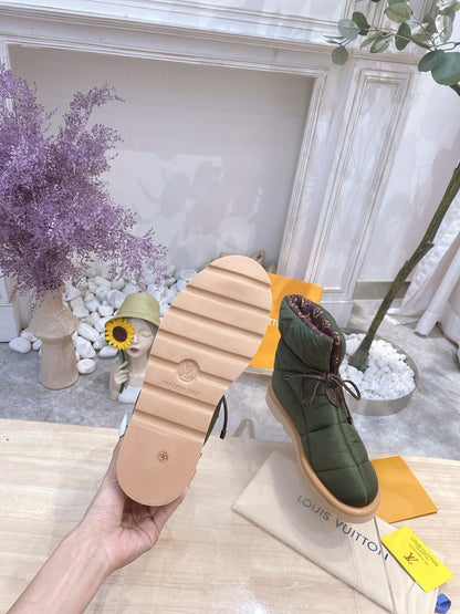 PILLOW COMFORT ANKLE BOOTS IN ARMY GREEN NYLON