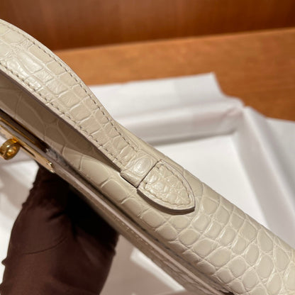KELLY CUT 31 IN WHITE CREAM ALLIGATOR LEATHER WITH GOLD HARDWARE