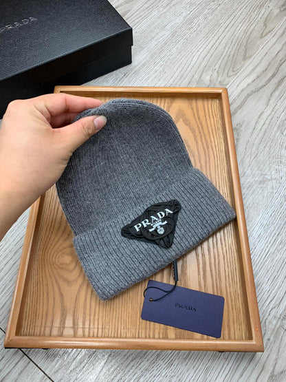 BEANIE HAT IN RHINO GRAY WOOL 431361