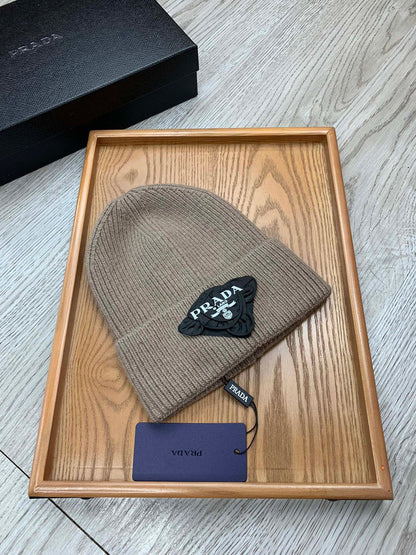 BEANIE HAT IN MEDIUM BROWN WOOL 431354