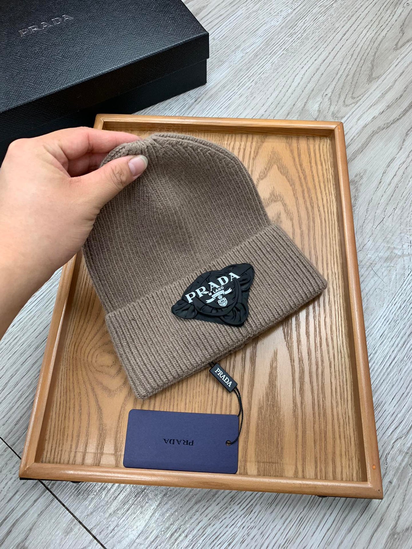 BEANIE HAT IN MEDIUM BROWN WOOL 431354