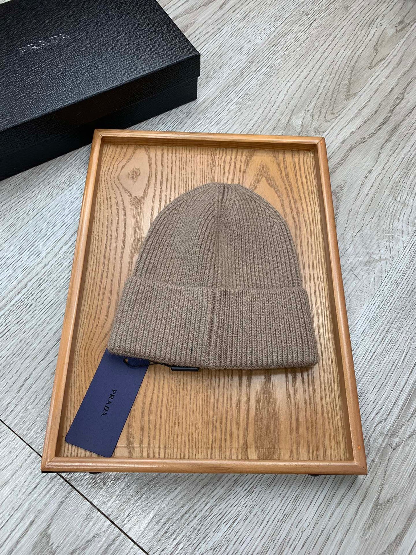 BEANIE HAT IN MEDIUM BROWN WOOL 431354