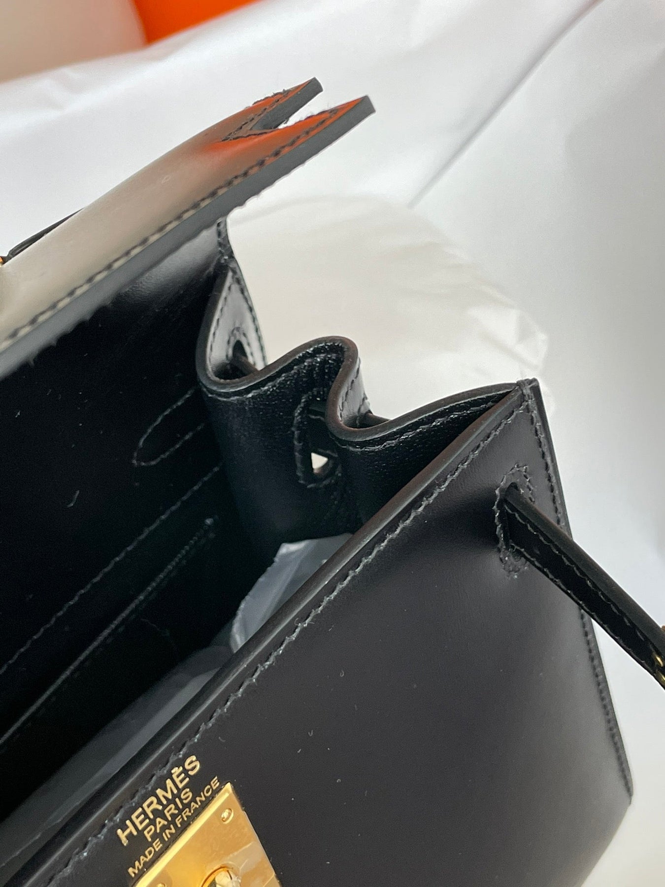 KELLY MINI 20 BAG IN BLACK SMOOTH CALFSKIN WITH GOLD HARDWARE