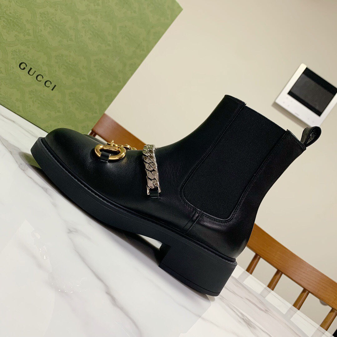 HORSEBIT ANKLE BOOTS WITH CHAIN IN BLACK CALFSKIN