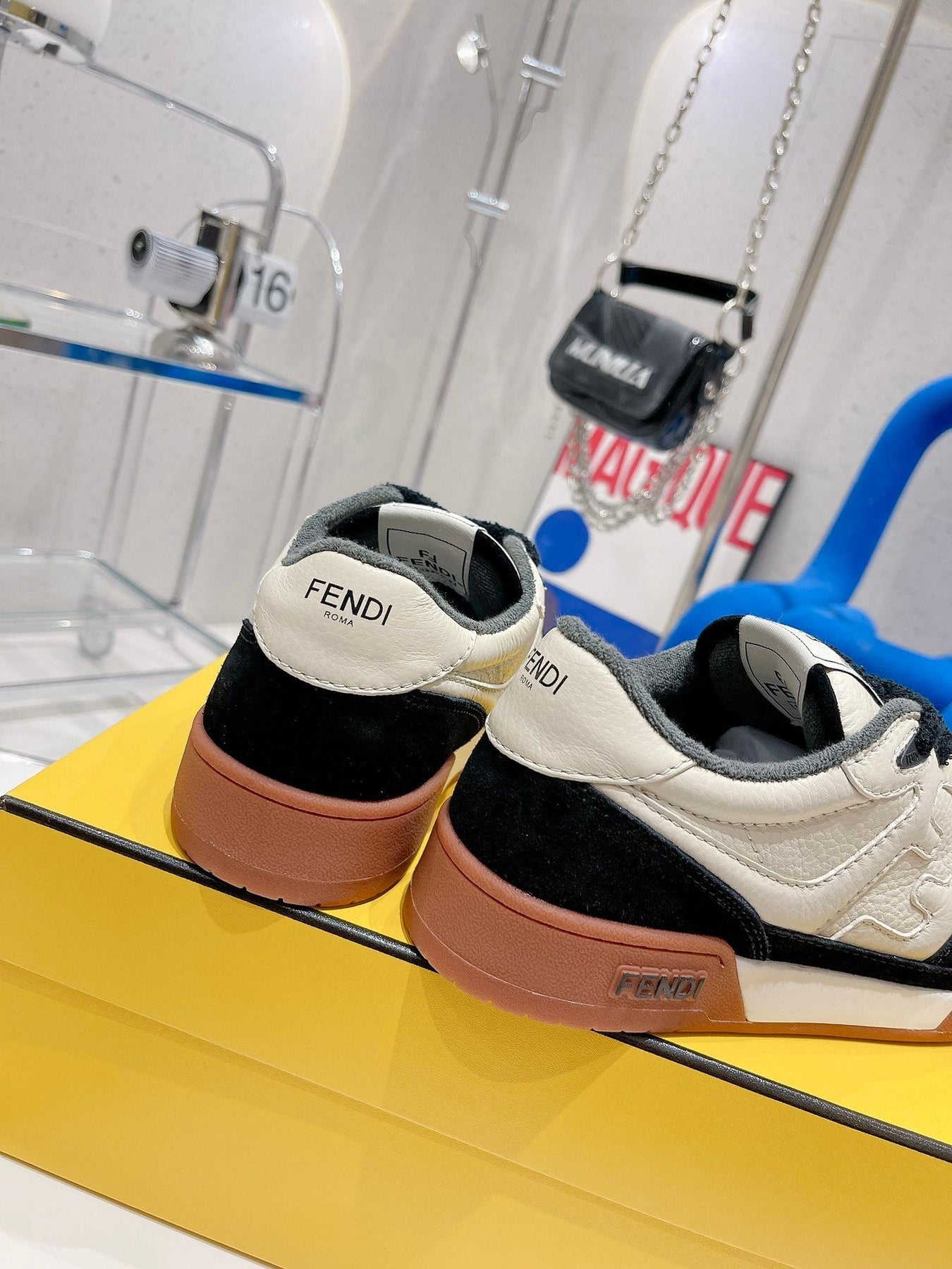 FENDI CASUAL SNEAKER IN WHITE CALFSKIN AND BLACK SUEDE