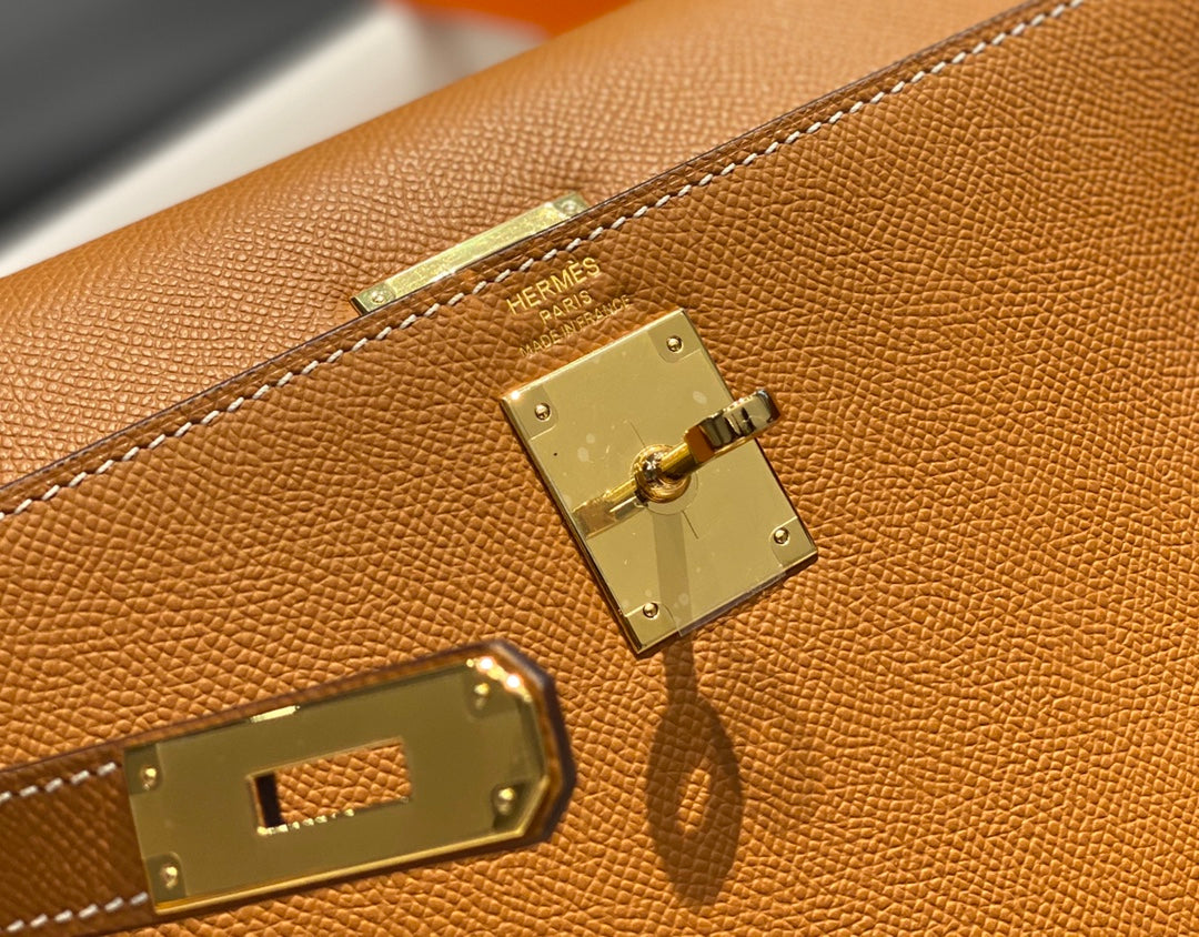 KELLY 28CM IN GOLD EPSOM CALFSKIN GOLD HARDWARE