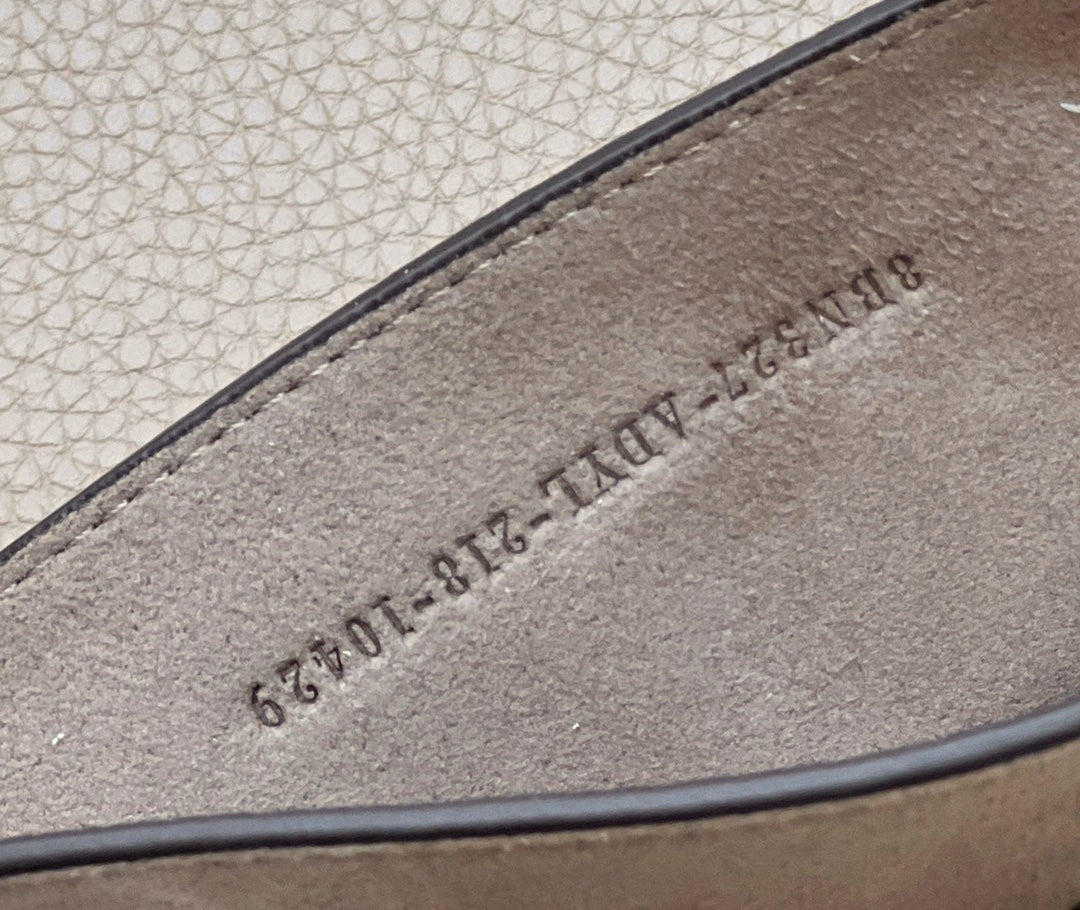 PEEKABOO ISEEU 33 IN TOBACCO BROWN GRAINED CALFSKIN SILVER HARDWARE