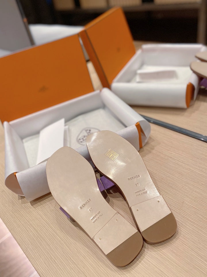 0RAN SANDALS IN VIOLET PURPLE SUEDE AND CHERRY RED CALFSKIN