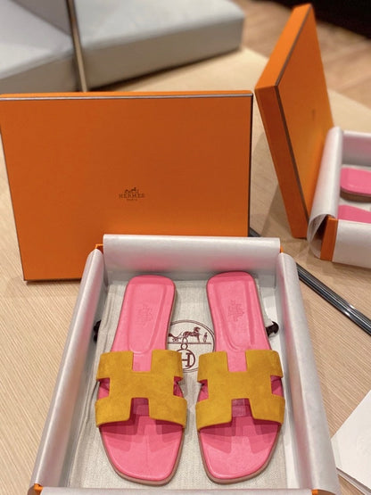 0RAN SANDALS IN DIJON YELLOW SUEDE AND DEEP PINK CALFSKIN