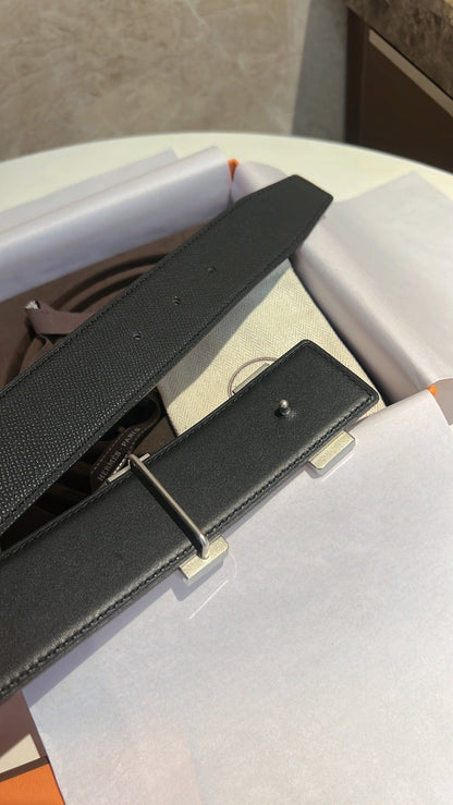 HM CONSTANCE BELT BUCKLE & REVERSIBLE BLACK LEATHER STRAP 42MM