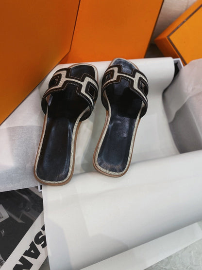 0ran Sandal Black Leather