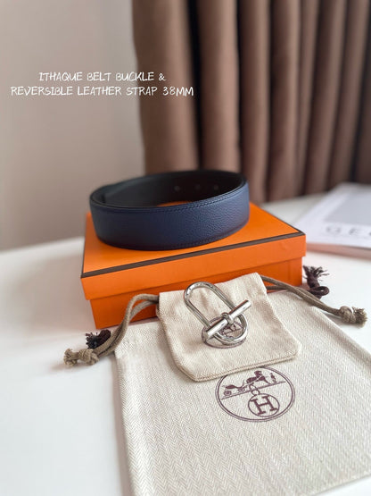 HM ITHAQUE BELT SILVER BUCKLE & REVERSIBLE NAVY BLUE AND BLACK LEATHER STRAP 38MM