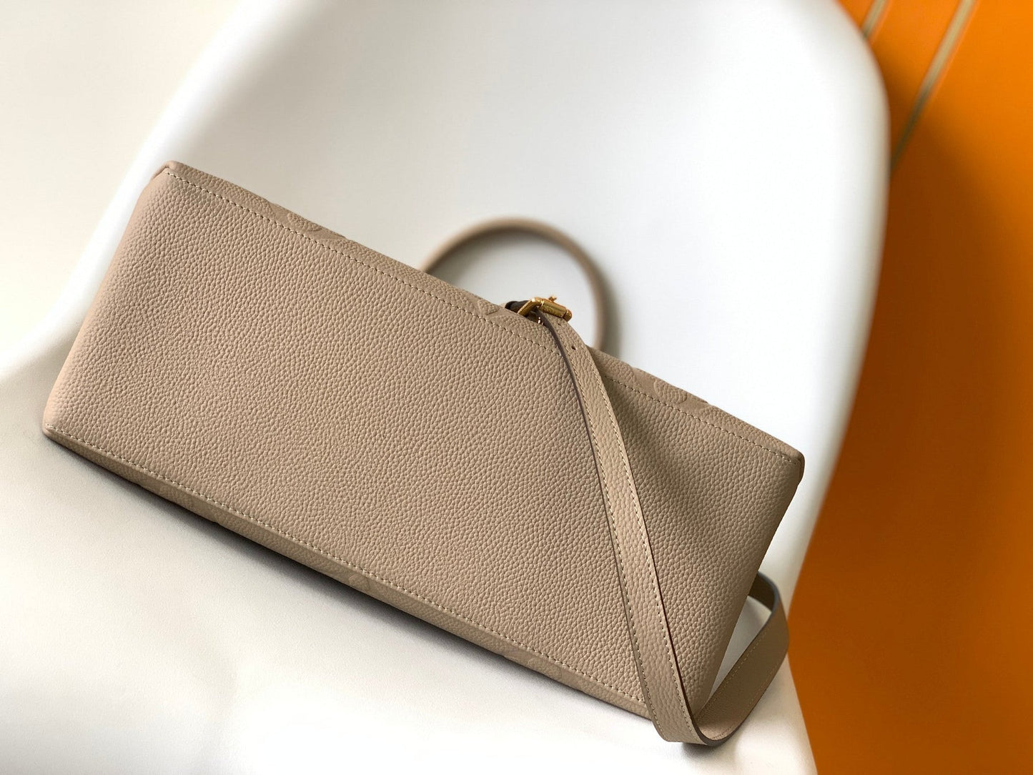 PETIT PALAIS PM LARGE SHOULDER BAG 34 IN BROWN EMBOSSED COWHIDE GOLD-TONE HARDWARE