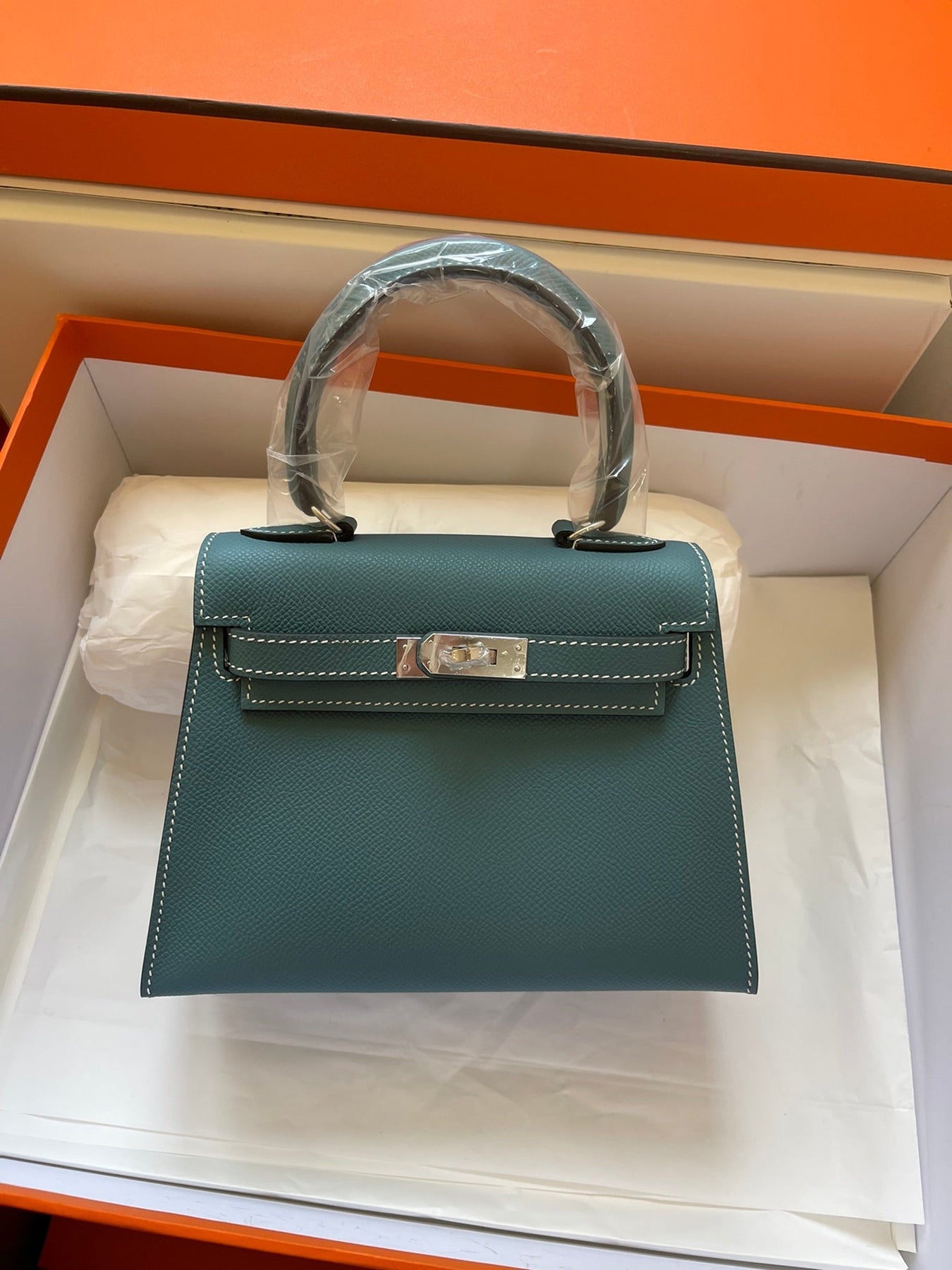 KELLY MINI 20 BAG IN PINE GREEN CALFSKIN WITH GOLD HARDWARE