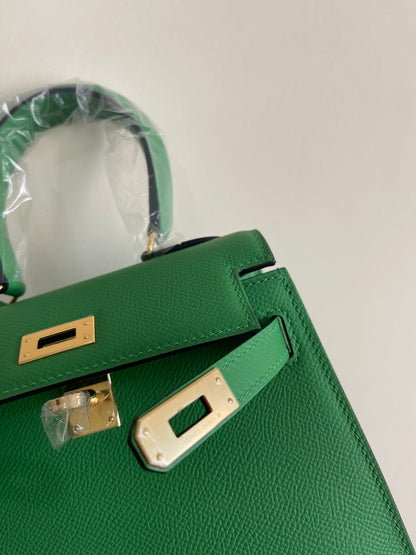 KELLY MINI 20 BAG IN EMERALD GREEN CALFSKIN WITH GOLD HARDWARE