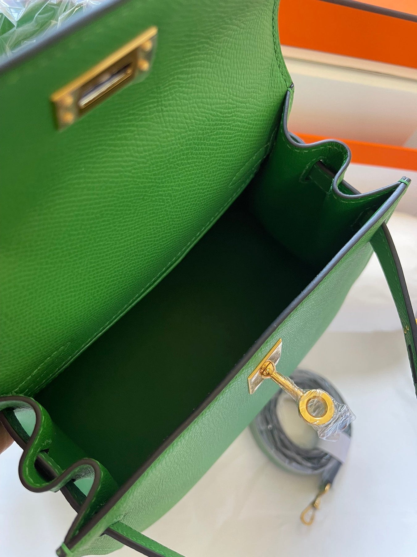 KELLY MINI 20 BAG IN EMERALD GREEN CALFSKIN WITH GOLD HARDWARE