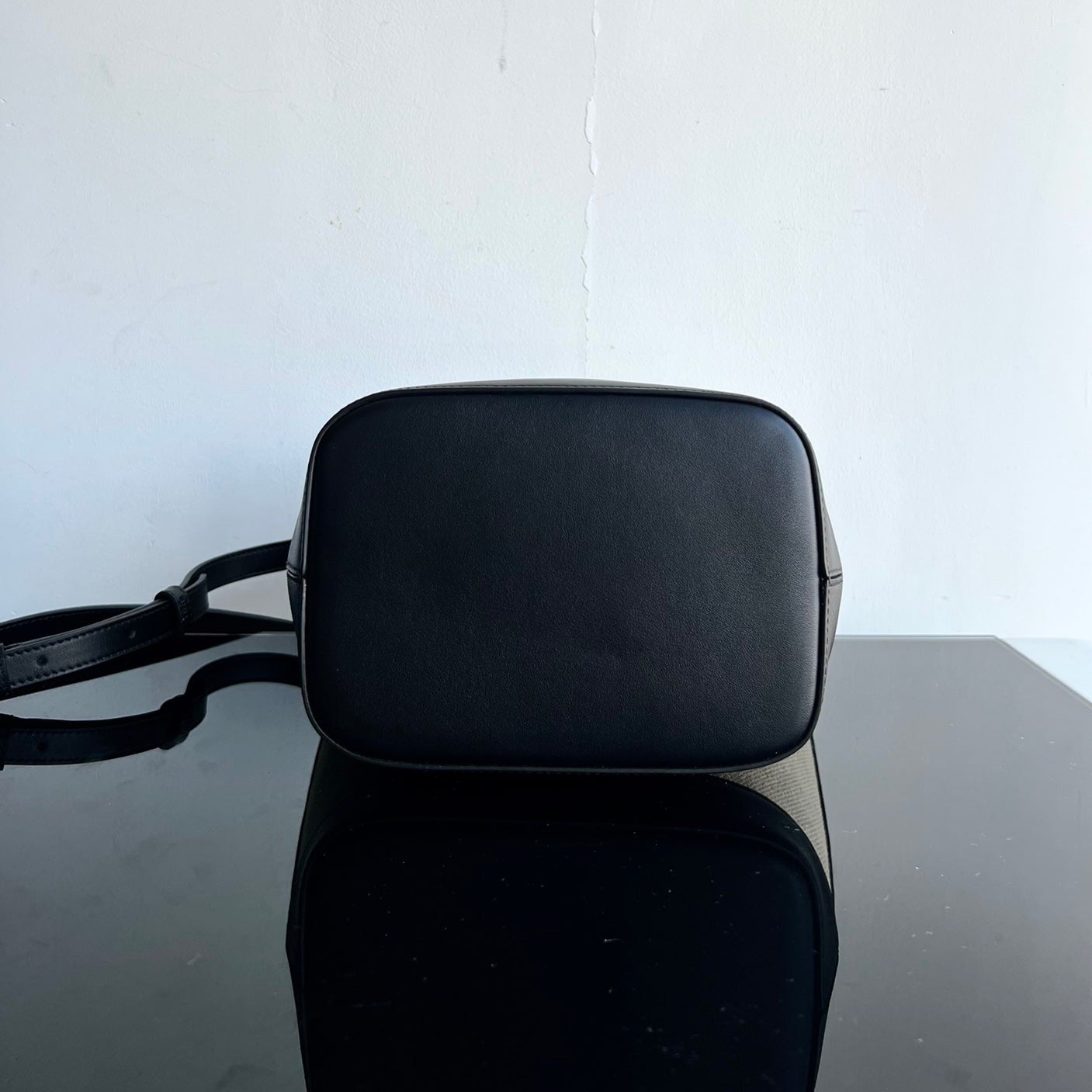 BUCKET CUIR TRIOMPHE 24 BLACK WHITE CALFSKIN